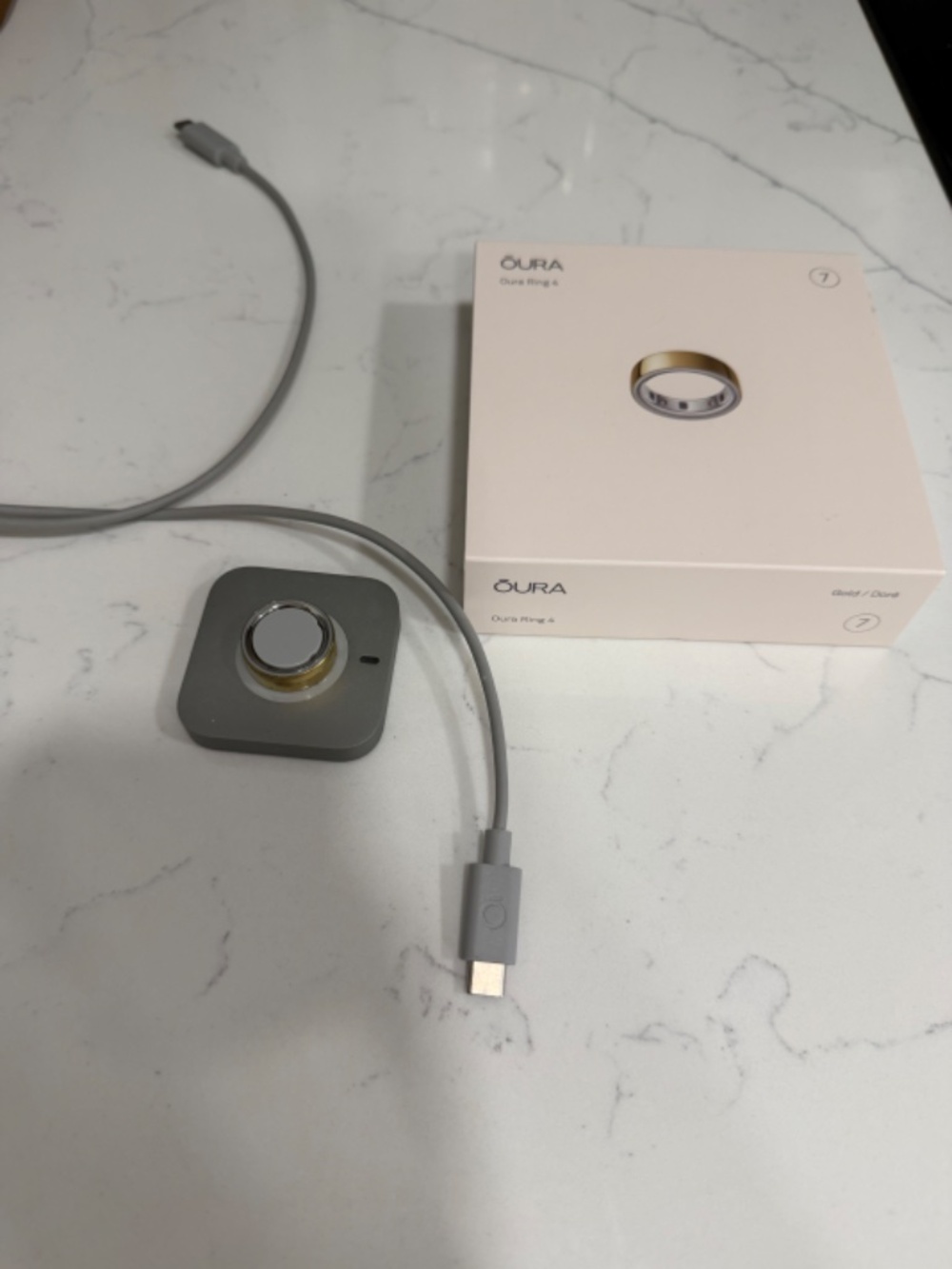 Oura Ring 4 - Gold - Size 7 - Picture 2 of 6